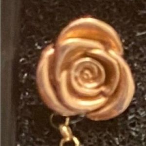 Tawapa Threadless roses